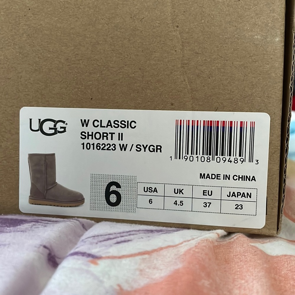 Brown Ugg Classic Short II womens 6